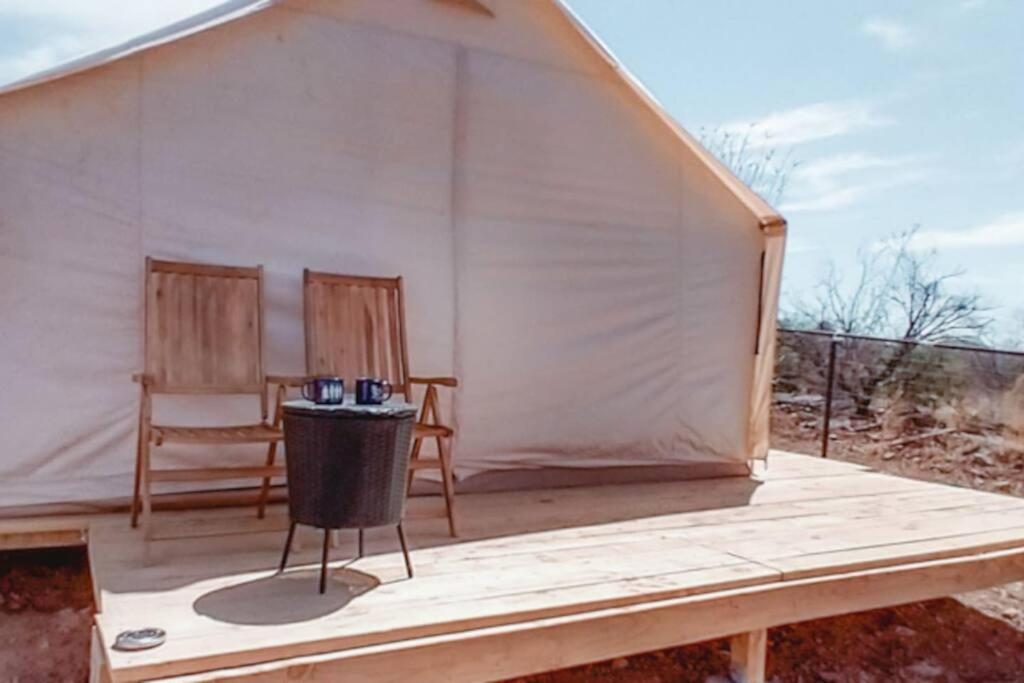 Silver Spur Homestead Luxury Glamping - The Cowboy Tombstone Exterior photo